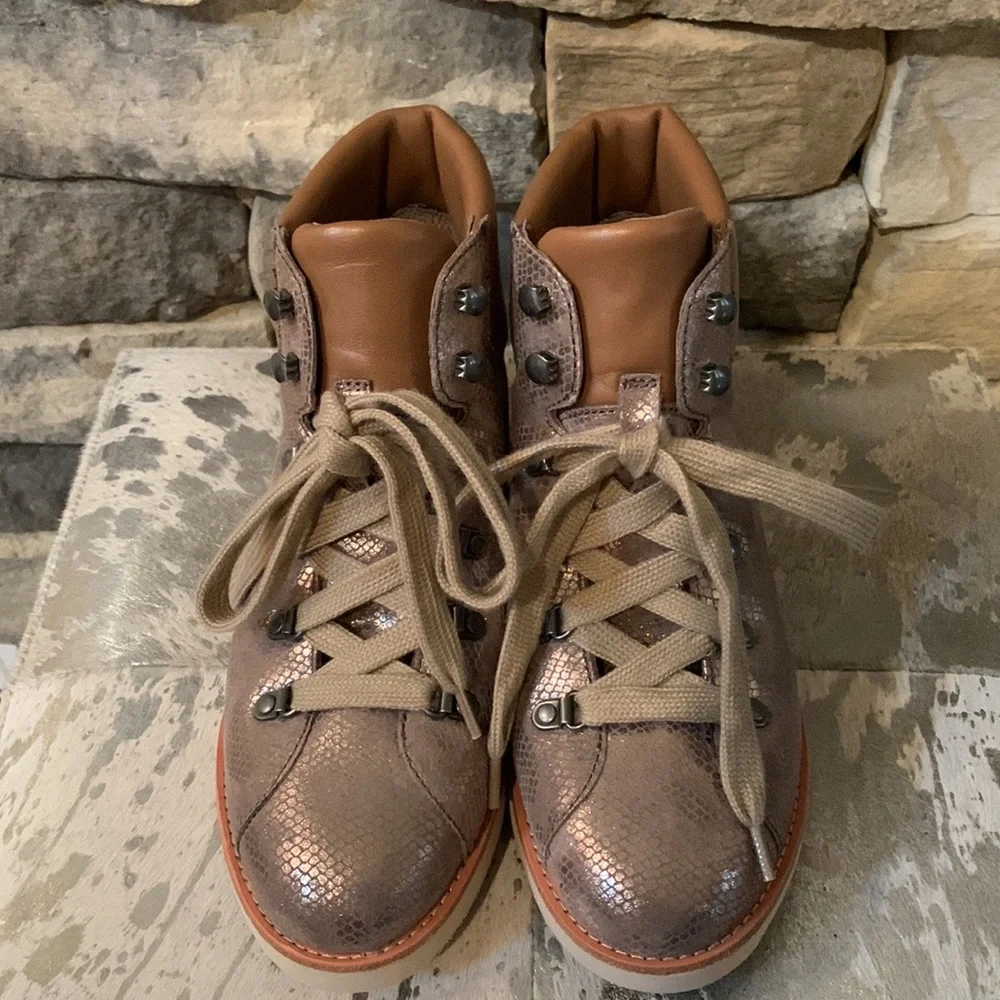 BIONICA Natick Taupe Snakeskin Metallic Hiking Boots 7.5 - Picture 5 of 10